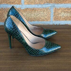 V 1969 green snake heels size 8.5